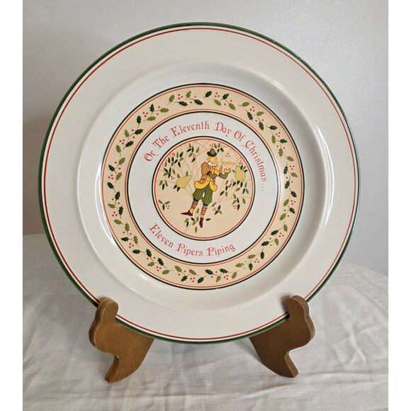 Vintage Anchor Hocking Stoneware Collector Plate 11th Day of Christmas 10 1/2" - Picture 1 of 3